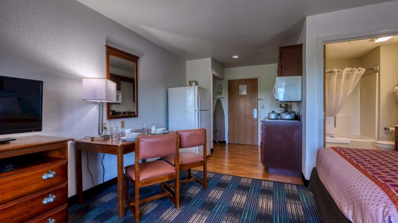 All Towne Suites, St. Robert, Missouri